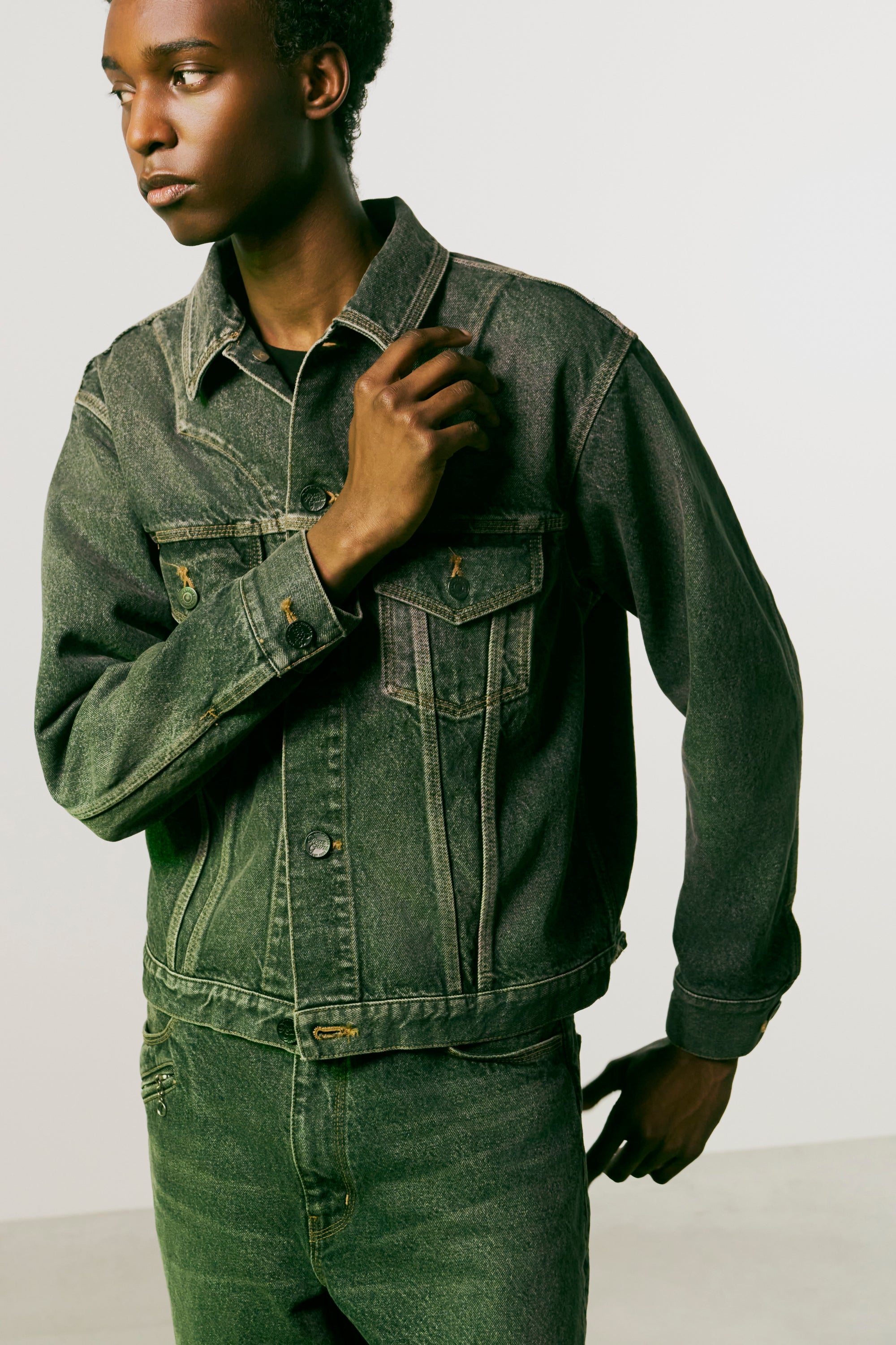 将图片加载到图库查看器,STONE BIO CRYSTAL DENIM PANTS  / BLACK