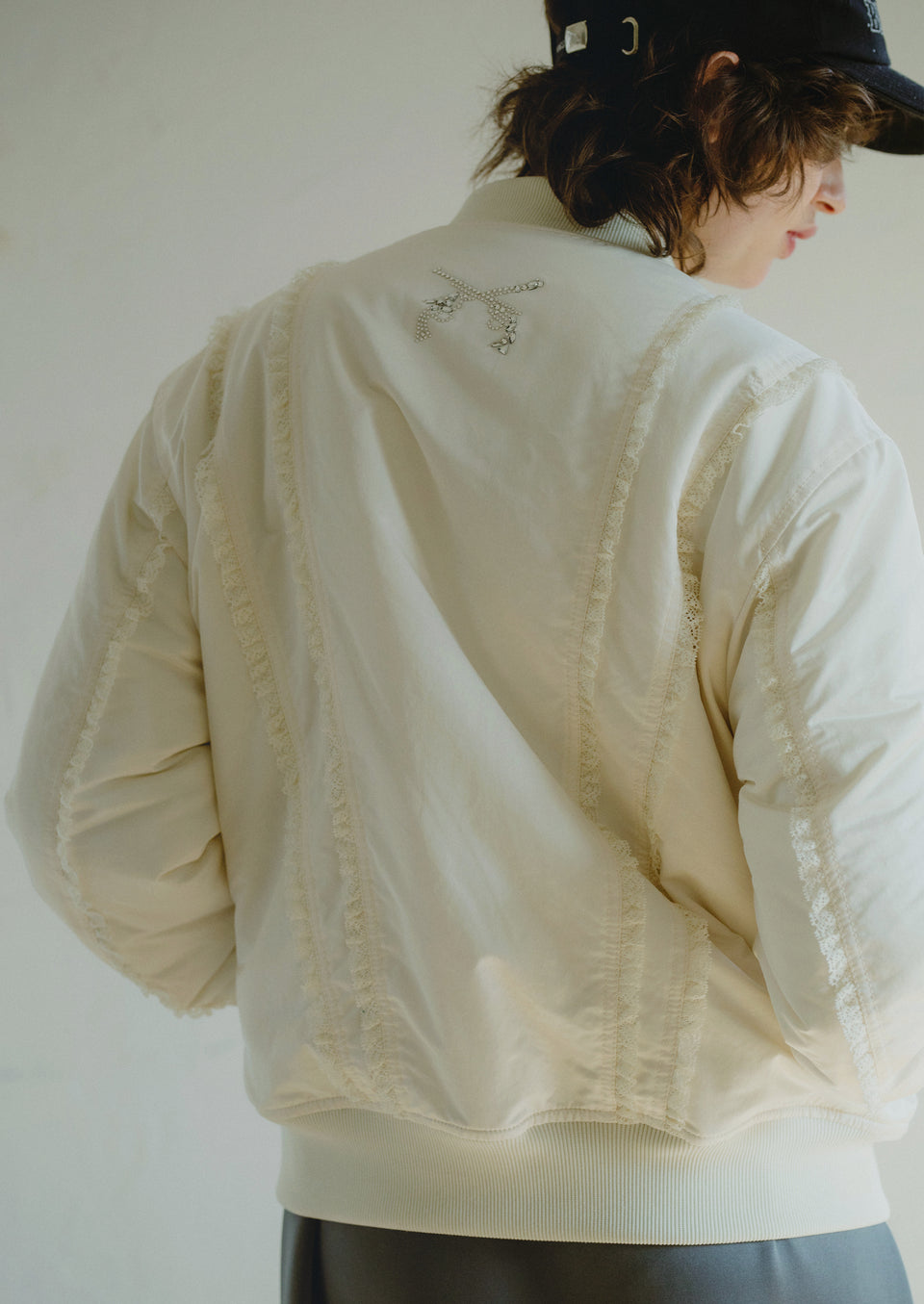 将图片加载到图库查看器,WOMEN RECYCLE POLYESTER MA-1 / WHITE