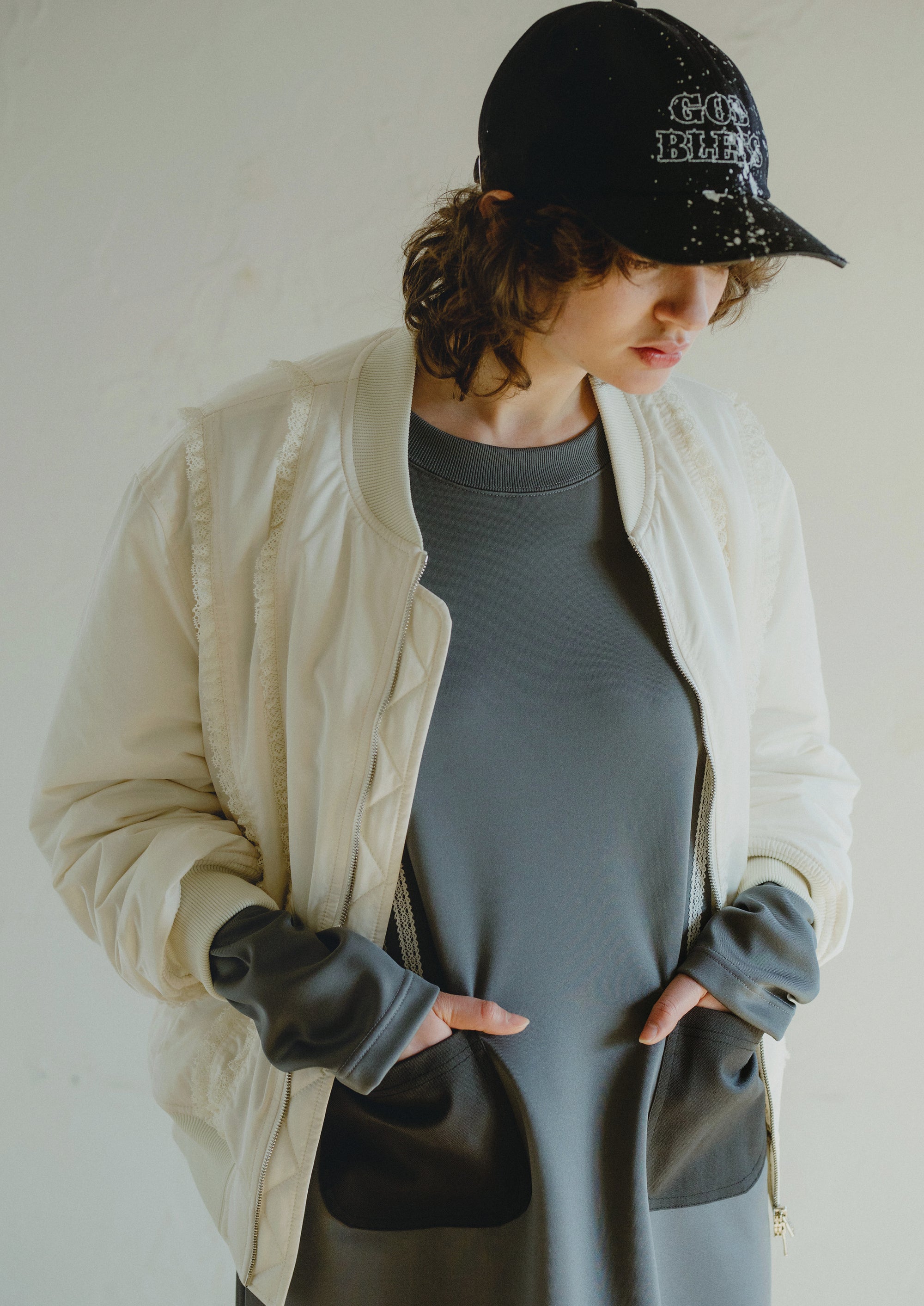 将图片加载到图库查看器,WOMEN RECYCLE POLYESTER MA-1 / WHITE