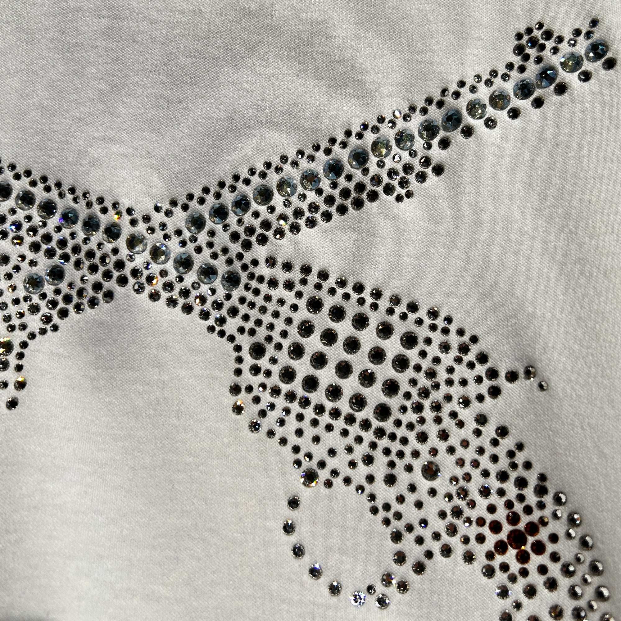 Load image into Gallery viewer, WOMENS CROSSGUN CRYSTAL T-SHIRT / WHITE