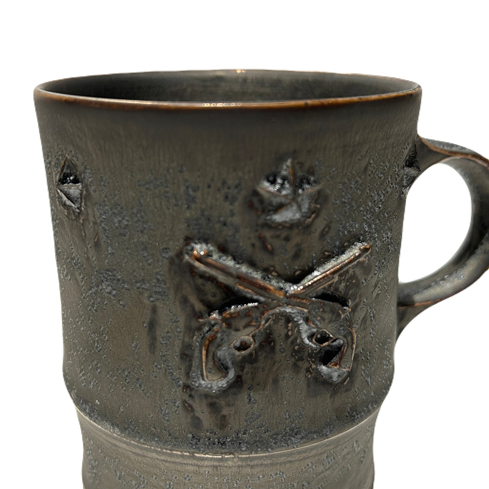 Load image into Gallery viewer, SHIRO HAMANAKA CROSSGUN MUG  6 STARS *EMBOSS  / ASH BLACK