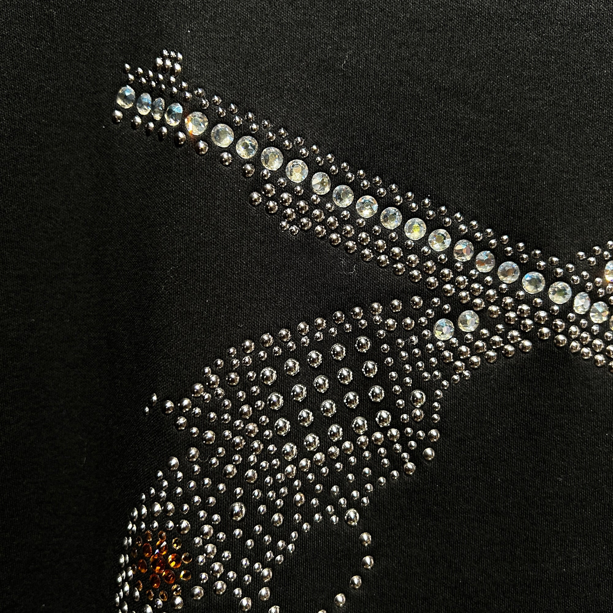 Load image into Gallery viewer, WOMENS CROSSGUN METAL T-SHIRT / BLACK