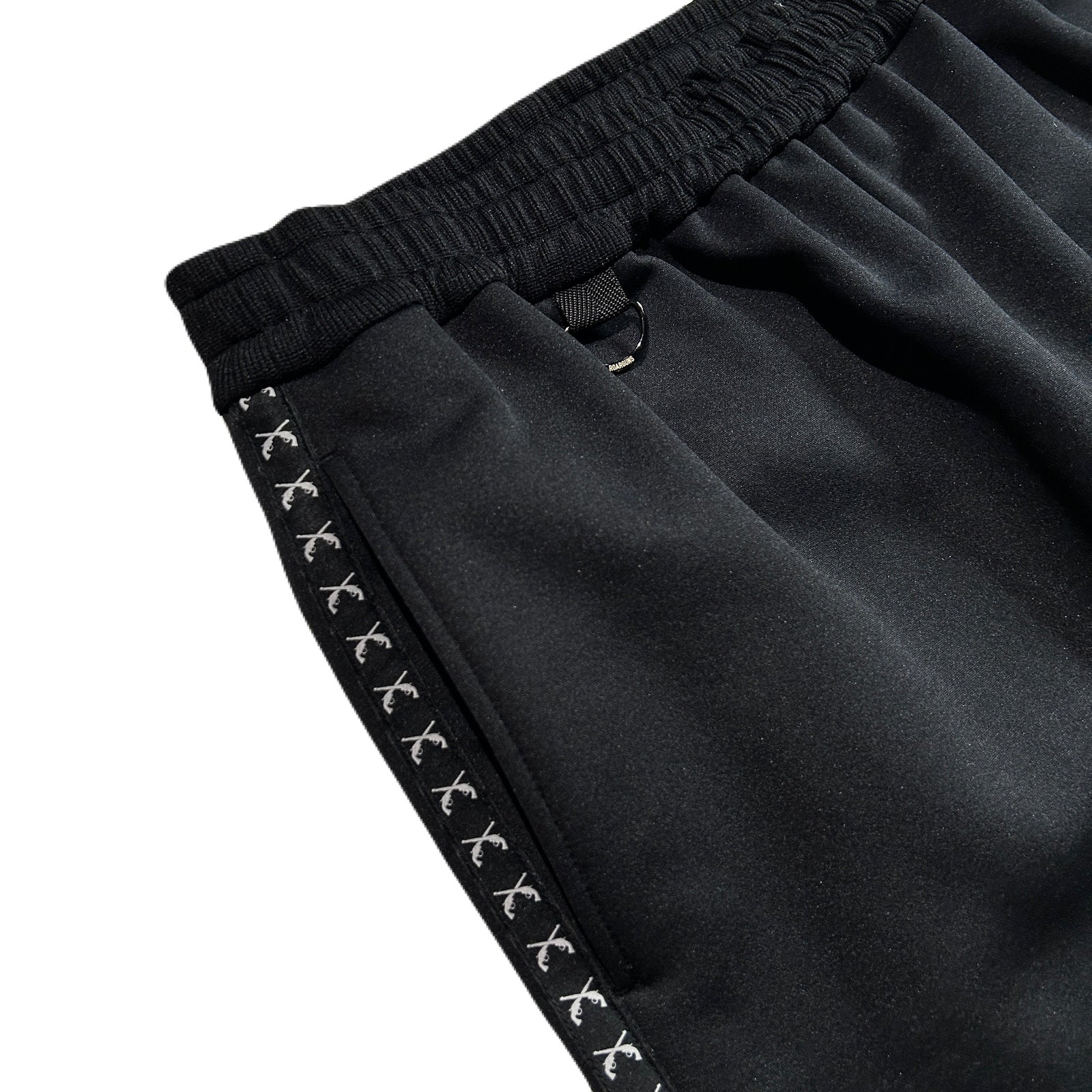 Load image into Gallery viewer, CROSSGUN SIDELINE SHORTS / BLACK