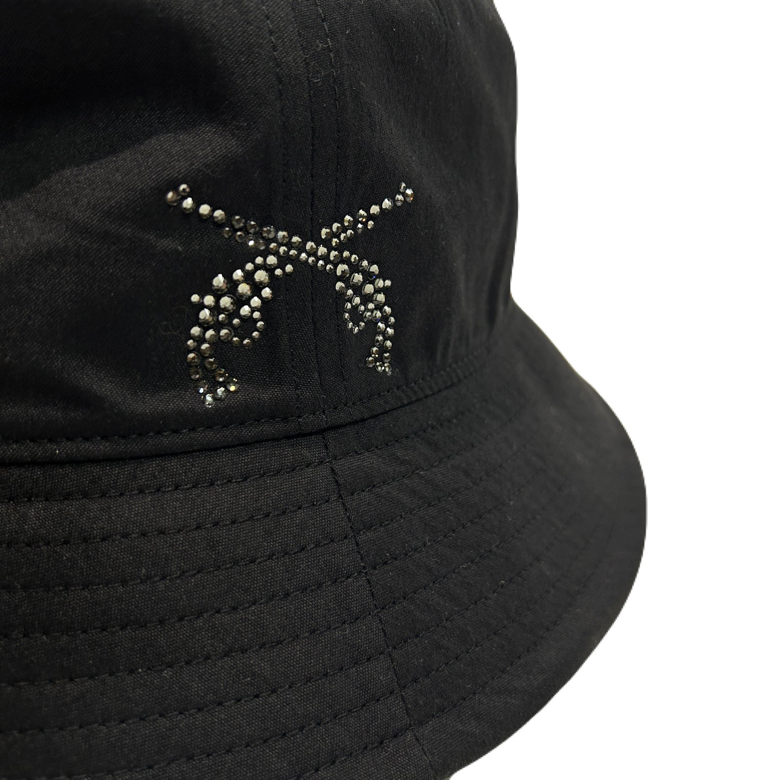 Load image into Gallery viewer, CROSSGUN CRYSTAL HAT / BLACK DIAMOND