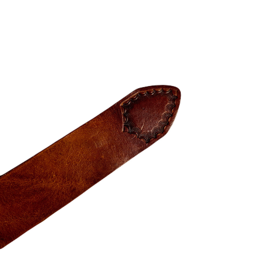 Load image into Gallery viewer, CONCHO LEATHER BELT / BROWN
