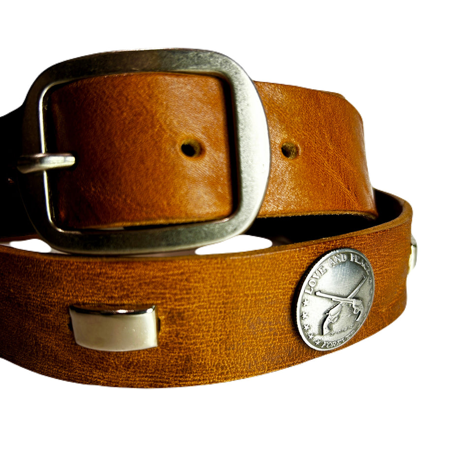Load image into Gallery viewer, CONCHO LEATHER BELT / BROWN