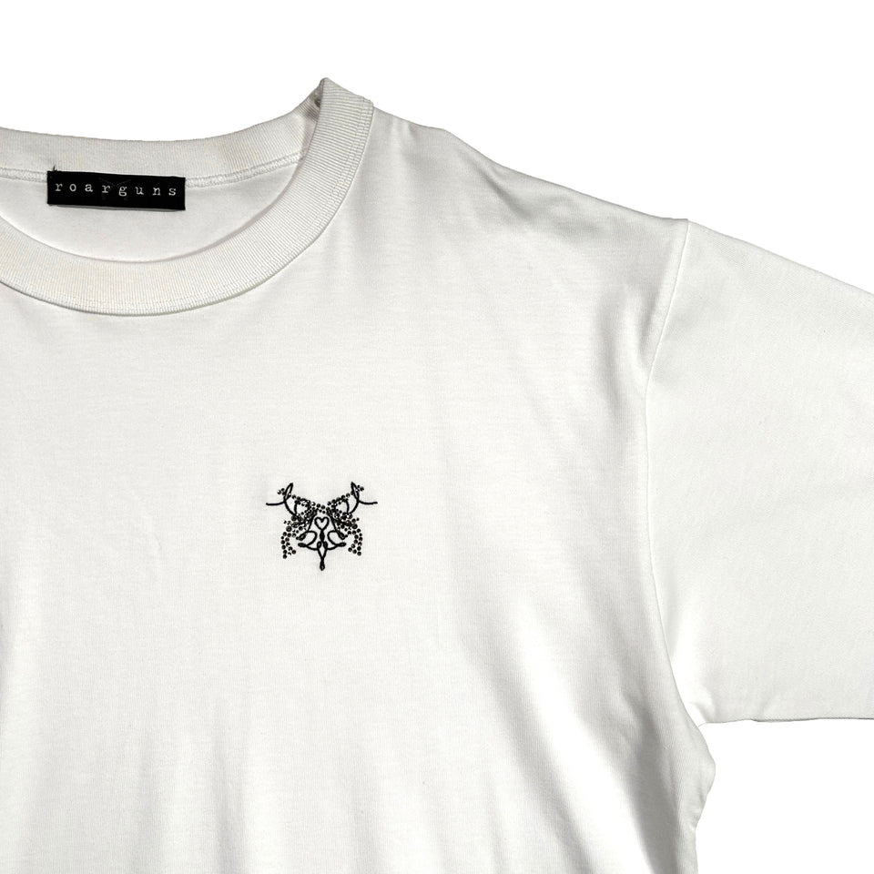 Load image into Gallery viewer, CROSSGUN EMBROIDERY x CRYSTAL T-SHIRT / WHITE