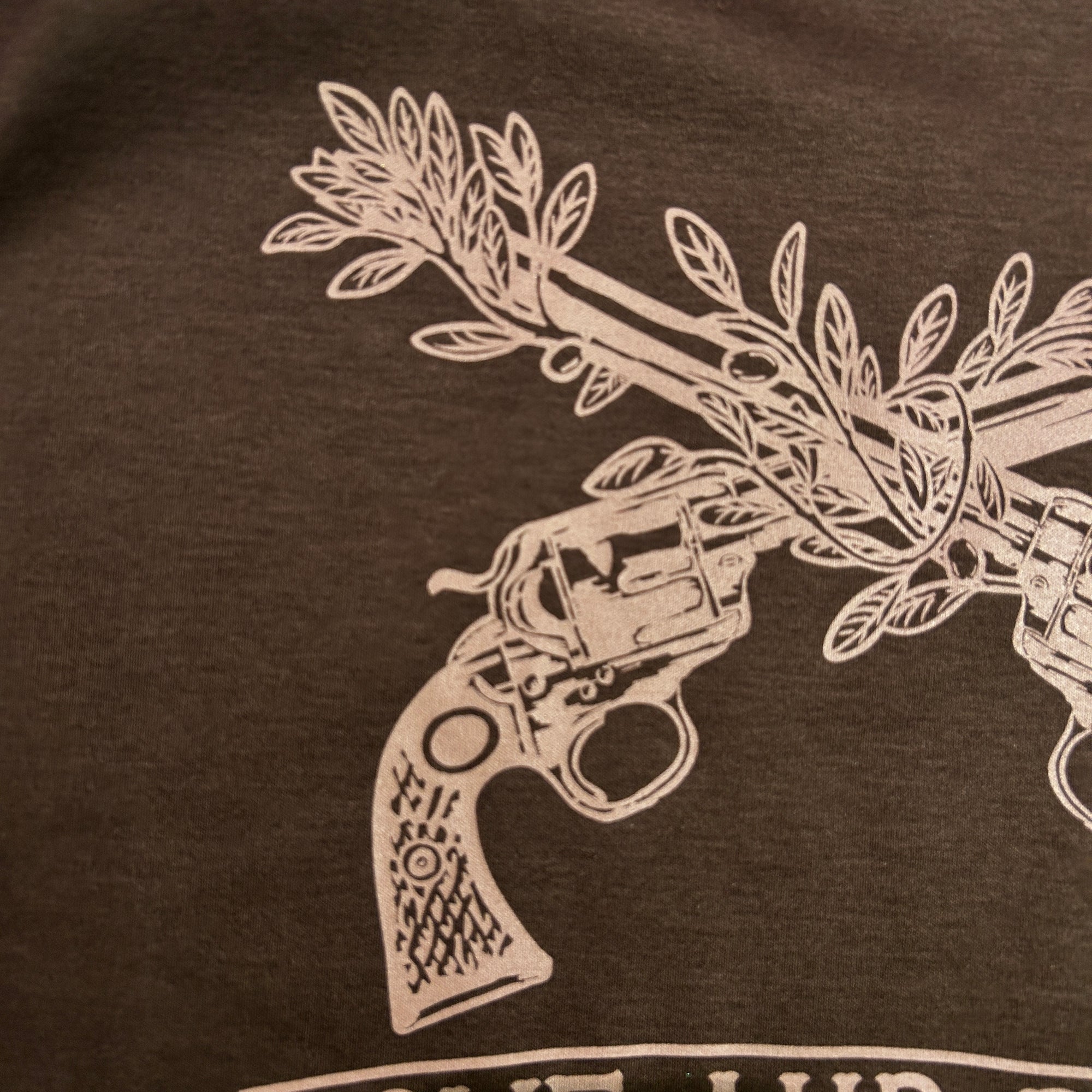 将图片加载到图库查看器,OLIVE TREE CROSSGUN T-SHIRT / BROWN