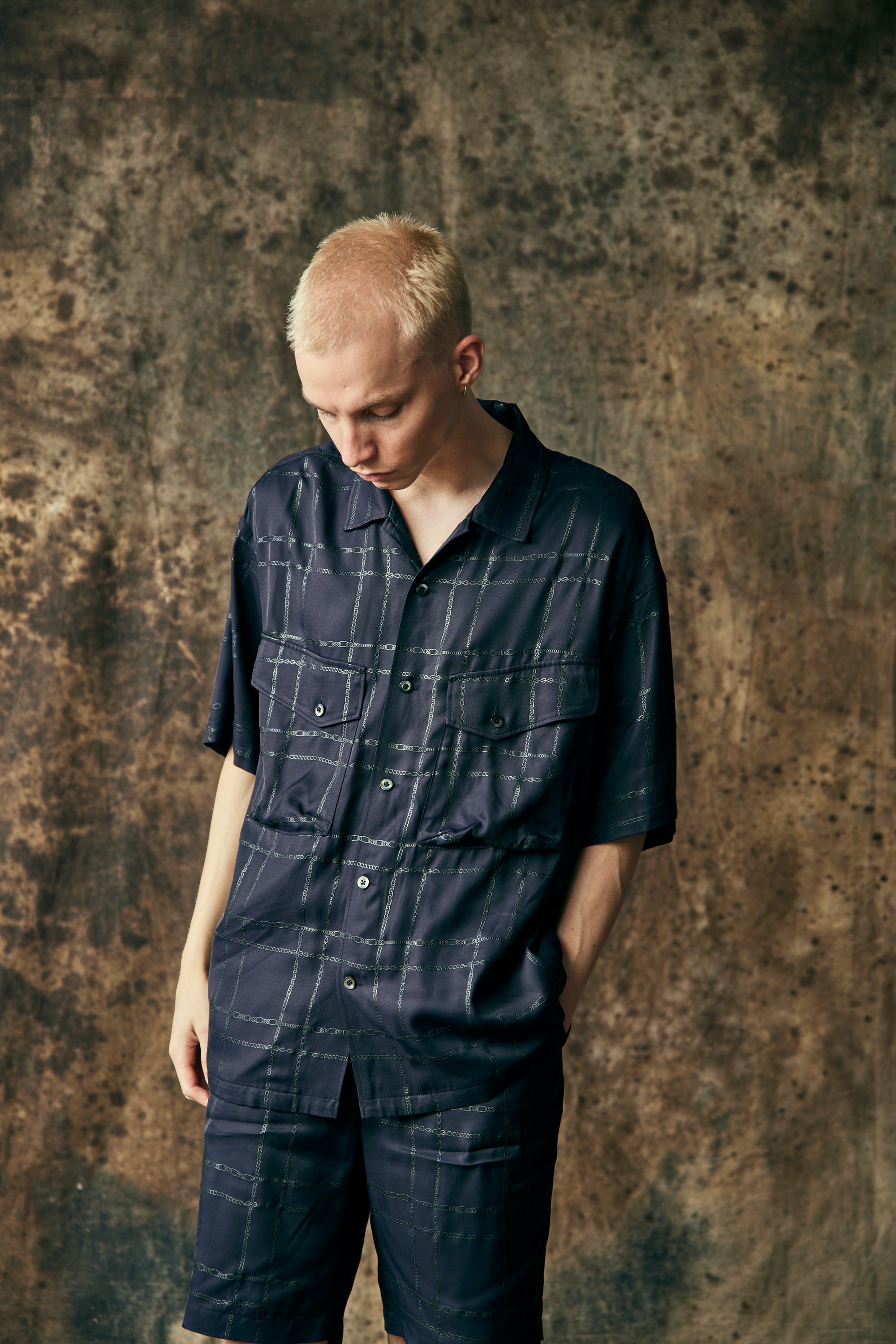 Load image into Gallery viewer, CHAIN CHECK SHIRT / BLACK