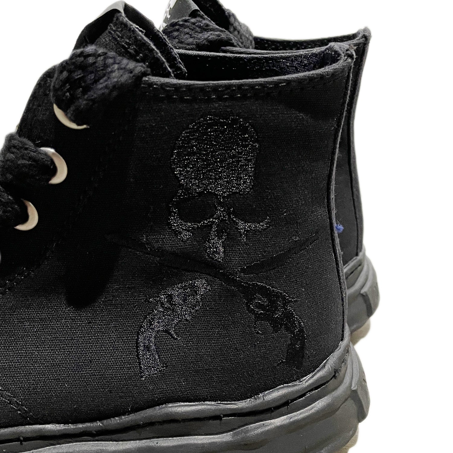 将图片加载到图库查看器,MASTERMIND WORLD x MAISON MIHARA YASUHIRO x roarguns SNEAKER / ALL BLACK LIMITED EDITION