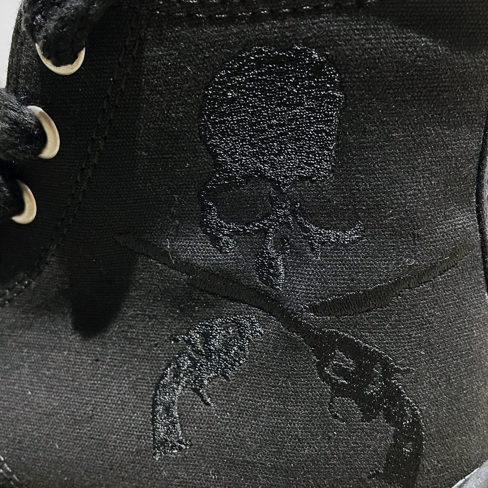 将图片加载到图库查看器,MASTERMIND WORLD x MAISON MIHARA YASUHIRO x roarguns SNEAKER / ALL BLACK LIMITED EDITION