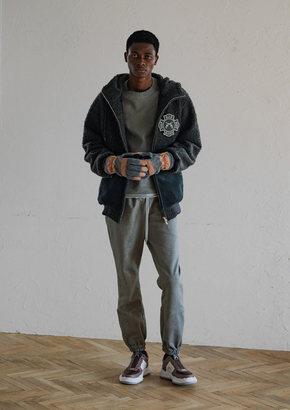 Load image into Gallery viewer, LAME FLEECY SWEAT PANTS / SILVER