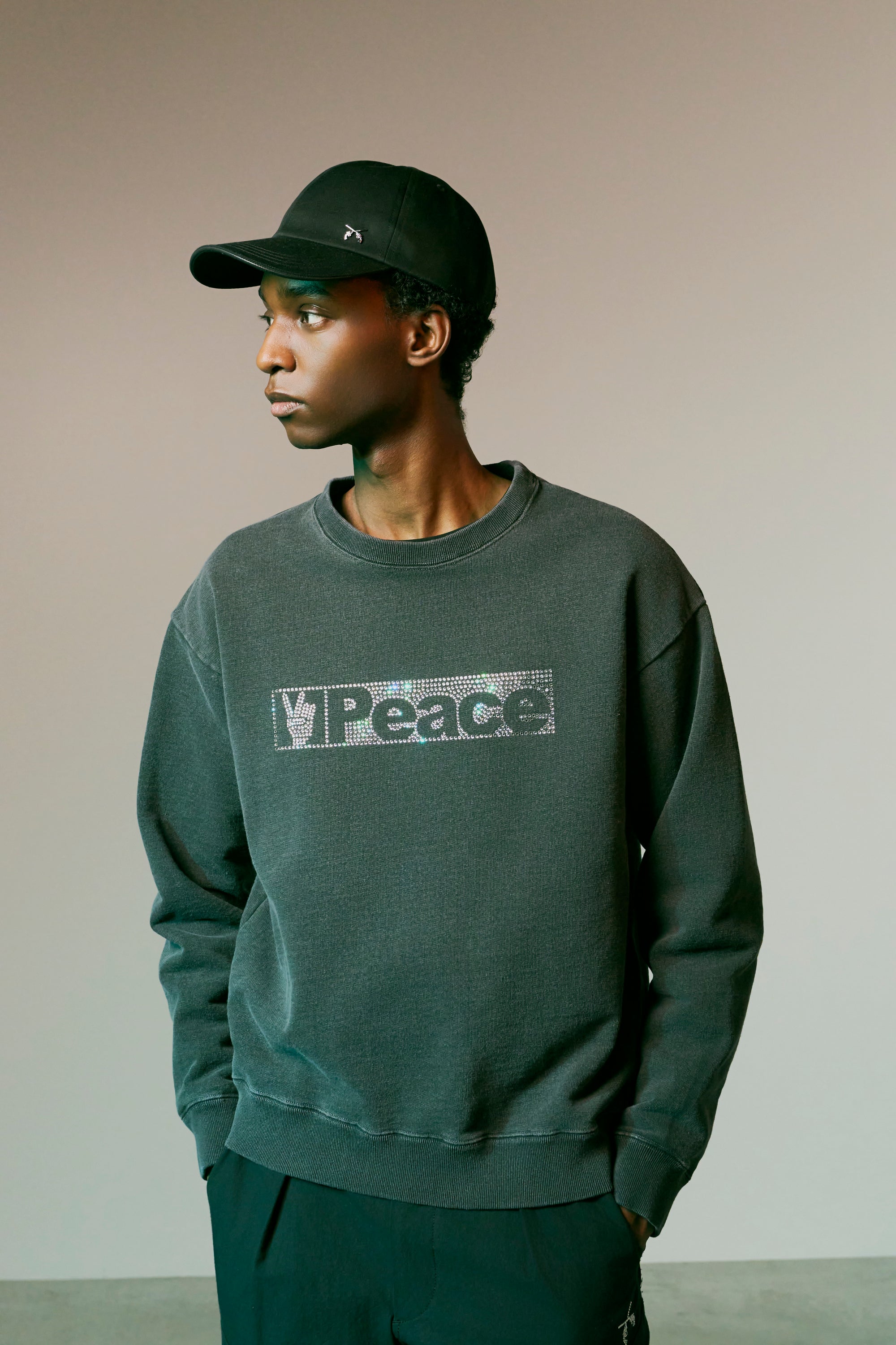 画像をギャラリービューアに読み込む, PEACE CRYSTAL SWEATER / BLACK