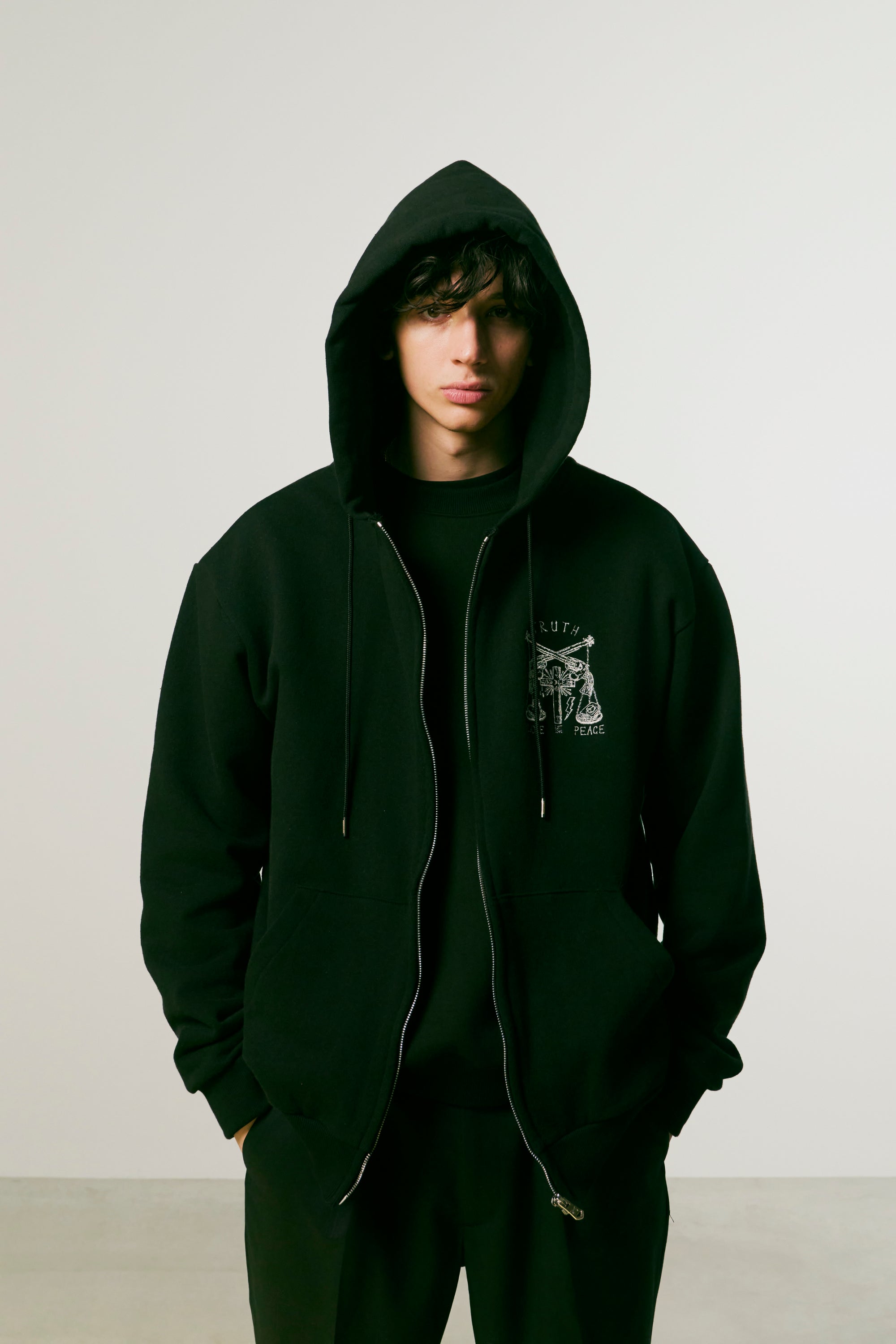 将图片加载到图库查看器，CROSS SWAROVSKI CRYSTAL HOODIE / BLACK
