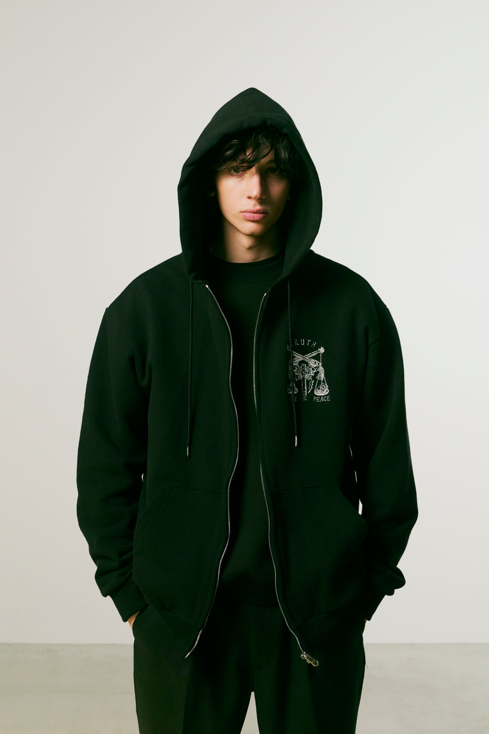 将图片加载到图库查看器，CROSS SWAROVSKI CRYSTAL HOODIE / BLACK