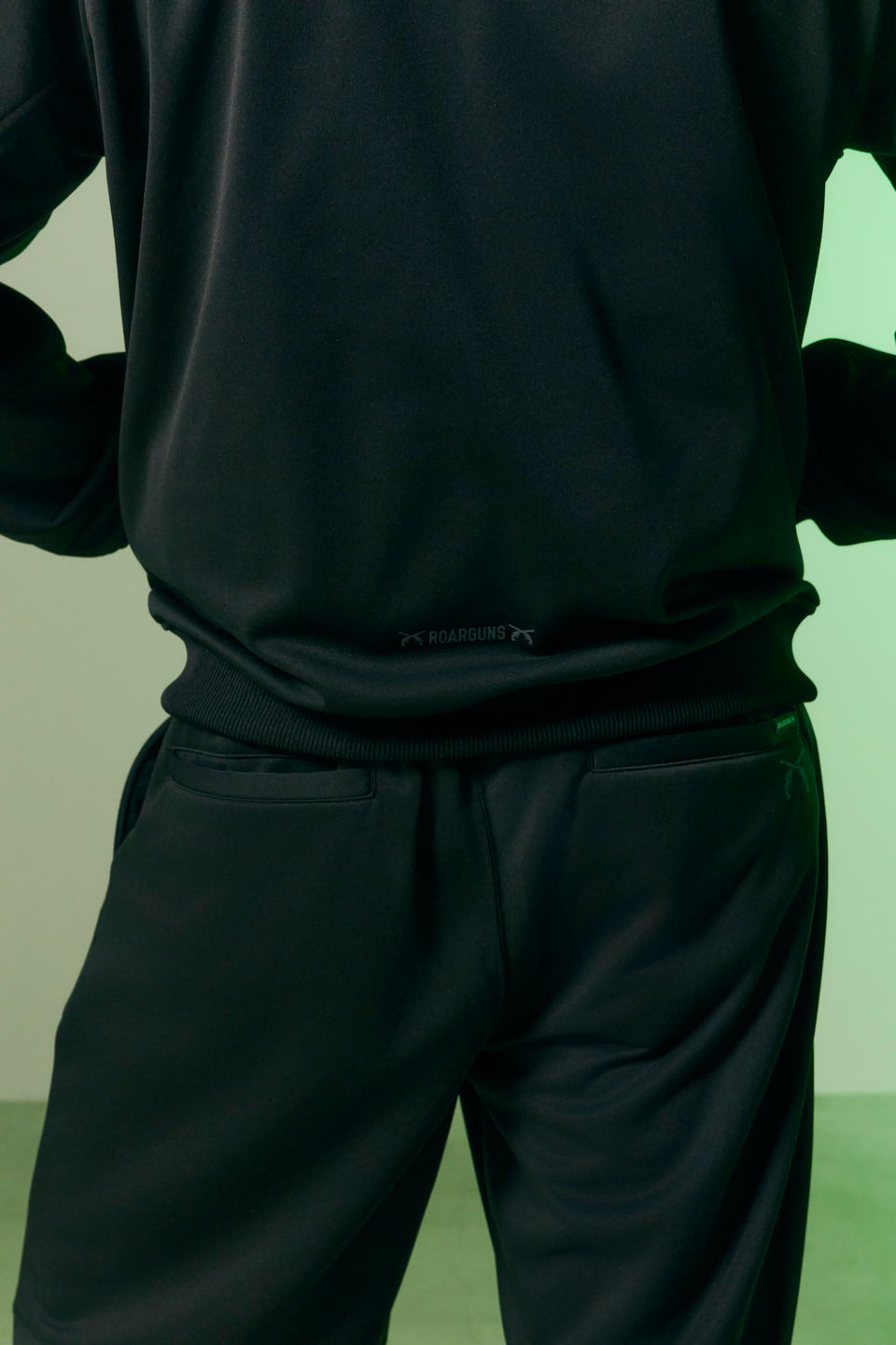 画像をギャラリービューアに読み込む, WarmdArt® FLEECE SWEATER / BLACK