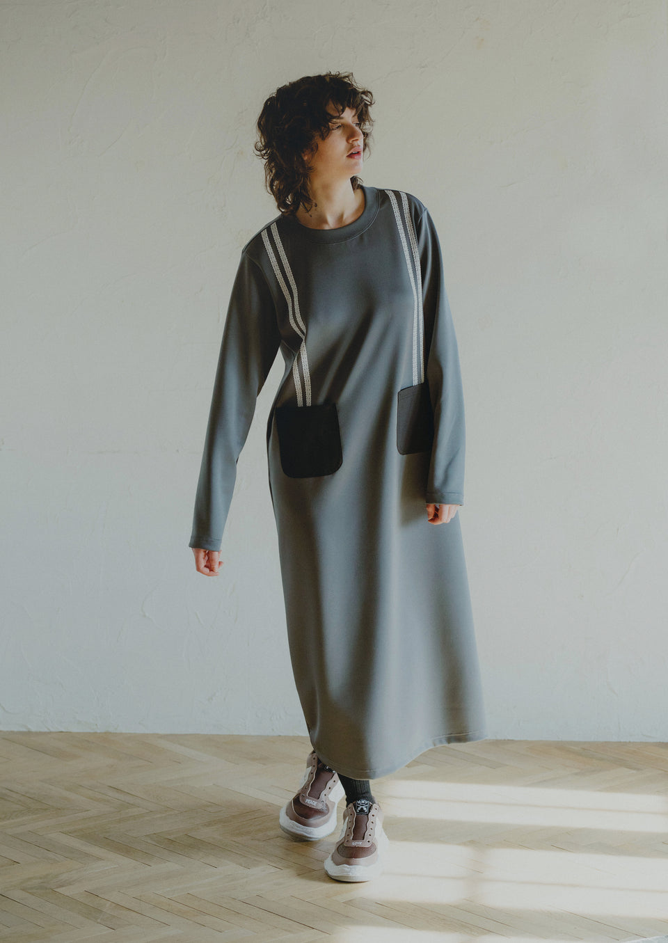 画像をギャラリービューアに読み込む, WOMEN CARDBORD JERSEY DRESS / BLACK