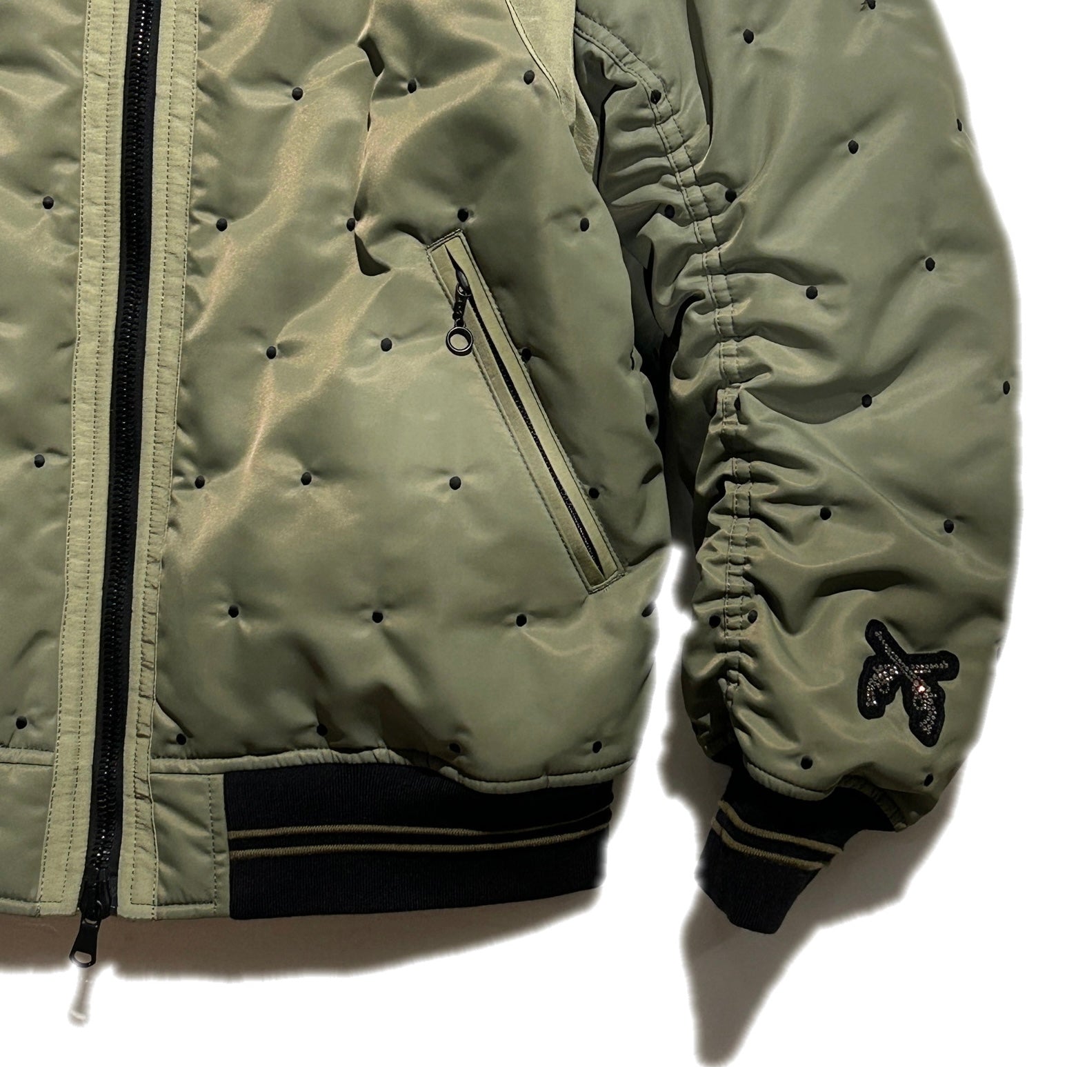 Load image into Gallery viewer, DOTS QUILT BOMBER JACKET / KHAKI