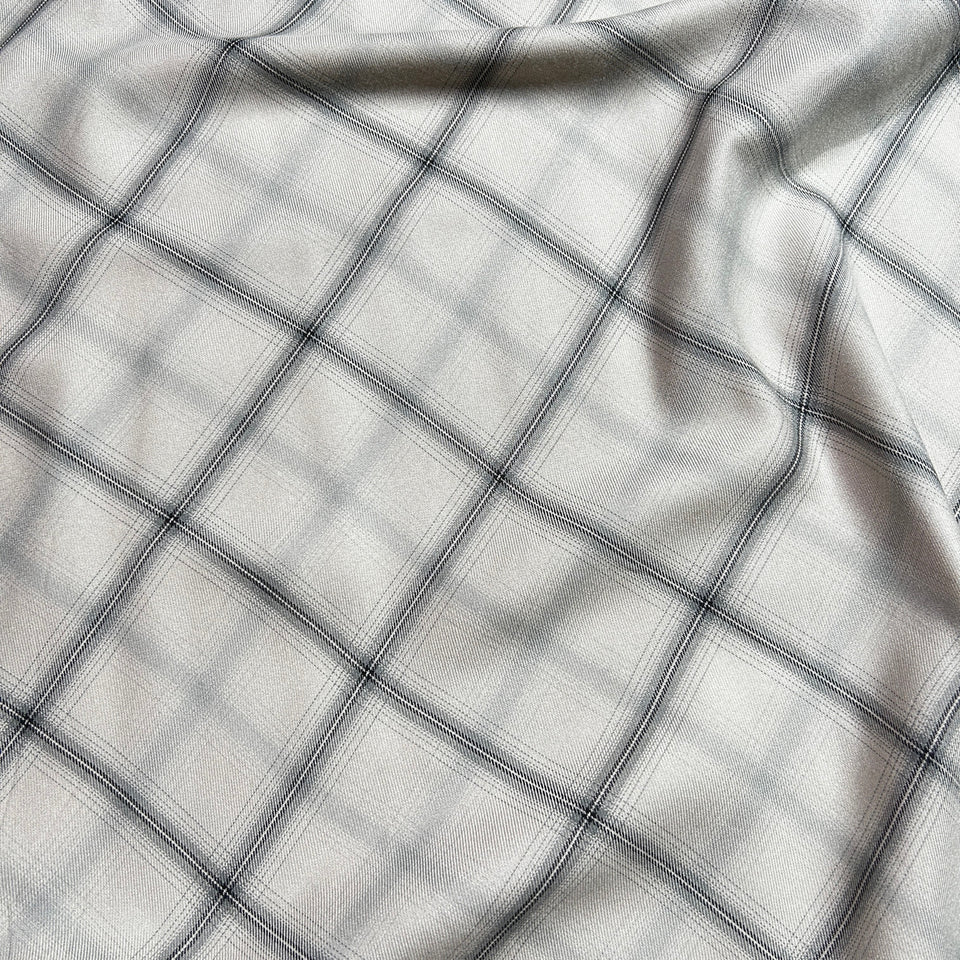 将图片加载到图库查看器，OMBRE CHECK PONCHO CRYSTAL / O.WHITE