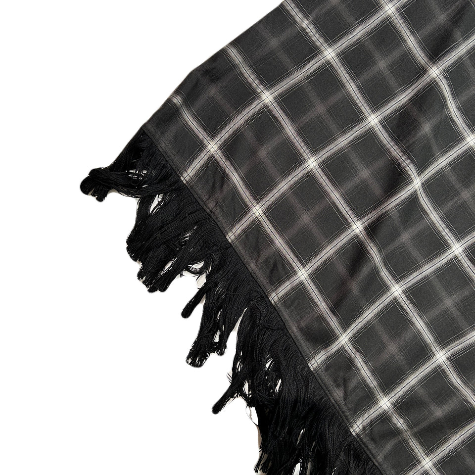 Load image into Gallery viewer, OMBRE CHECK PONCHO CRYSTAL / BLACK