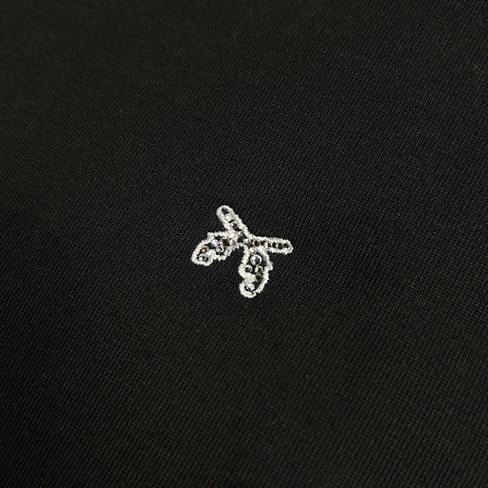 Load image into Gallery viewer, MINI CROSSGUN EMBROIDERY T / BLACK