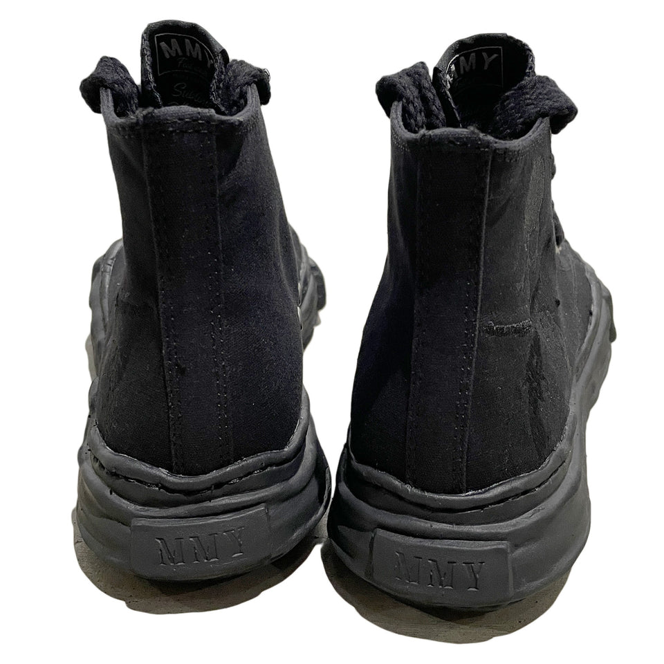 Load image into Gallery viewer, MASTERMIND WORLD x MAISON MIHARA YASUHIRO x roarguns SNEAKER / ALL BLACK LIMITED EDITION
