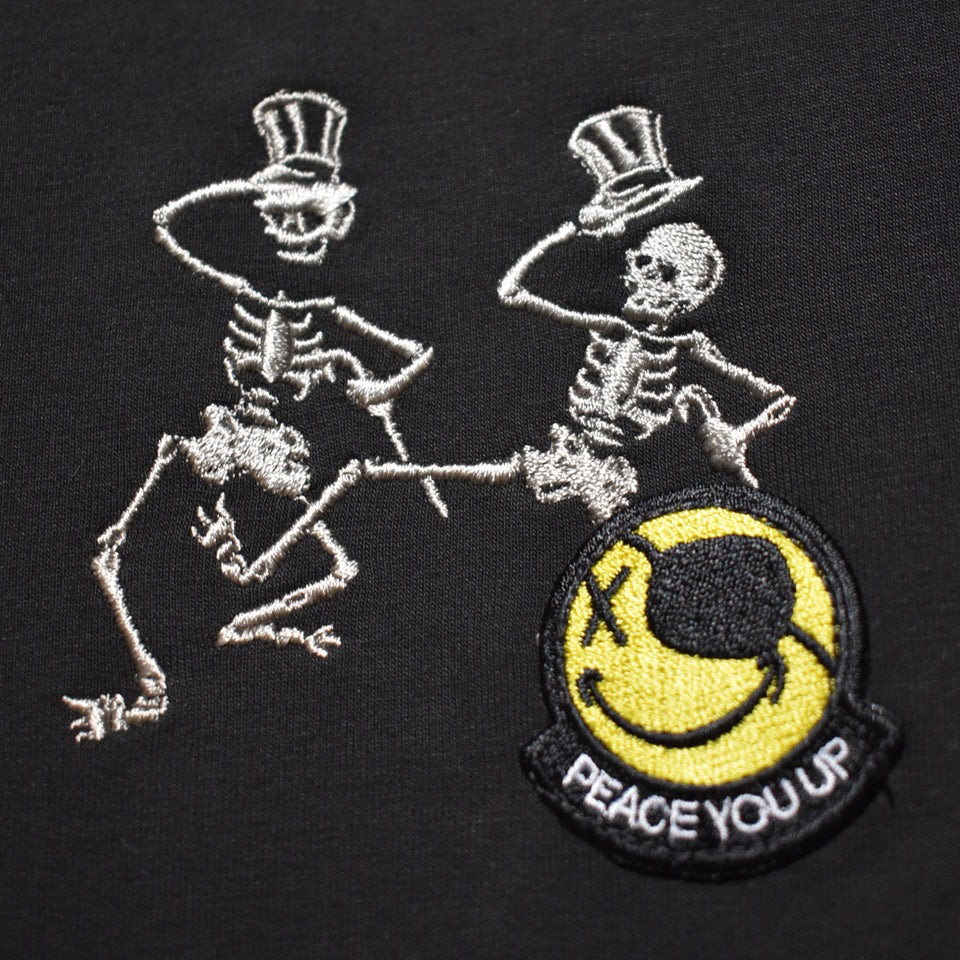 Load image into Gallery viewer, GRATEFUL DEAD x roarguns HOODIE A / BLACK