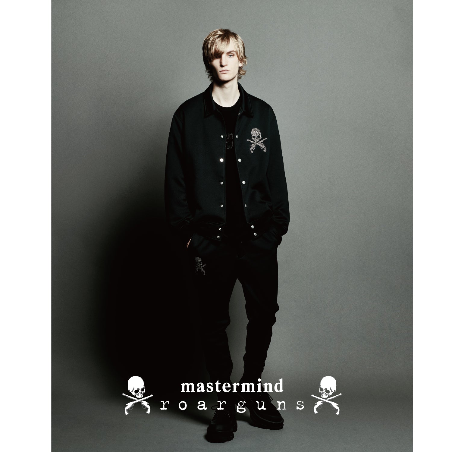 画像をギャラリービューアに読み込む, MASTERMIND WORLD TRACK PANTS